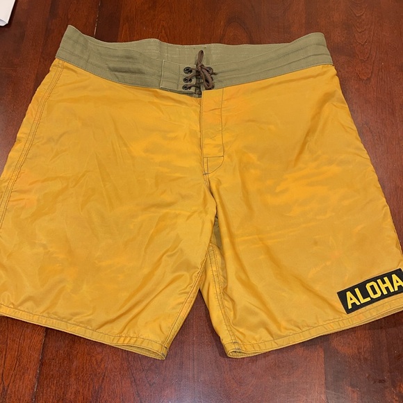 27034 Birdwell Beach Britches 311 ALOHA board shorts gold California USA swim - Picture 10 of 16